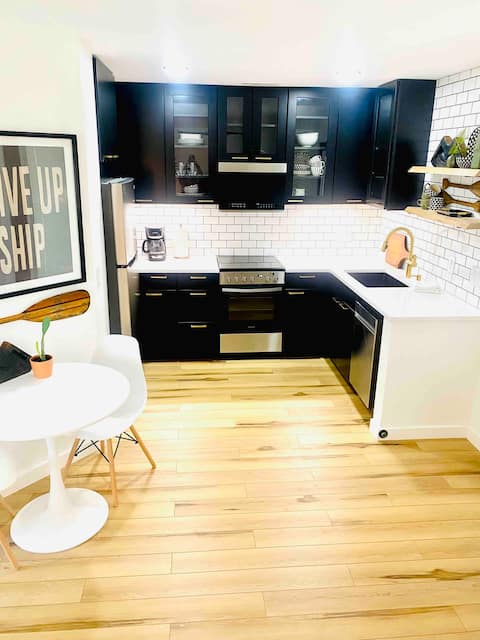 Top performing Airbnb: Holiday Hideaway on the Beach in Lower Grand Lagoon
