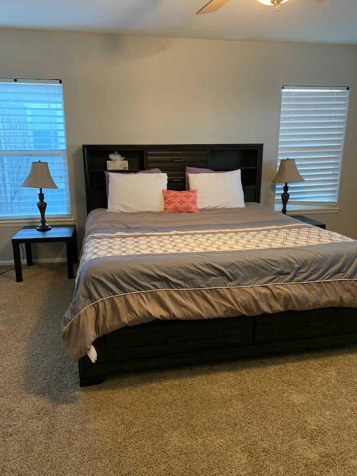 Mwalimu (Chumba cha kulala 2)