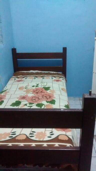 Quarto para 1 ou 2 pessoas
cama ou beliche (desmontável)