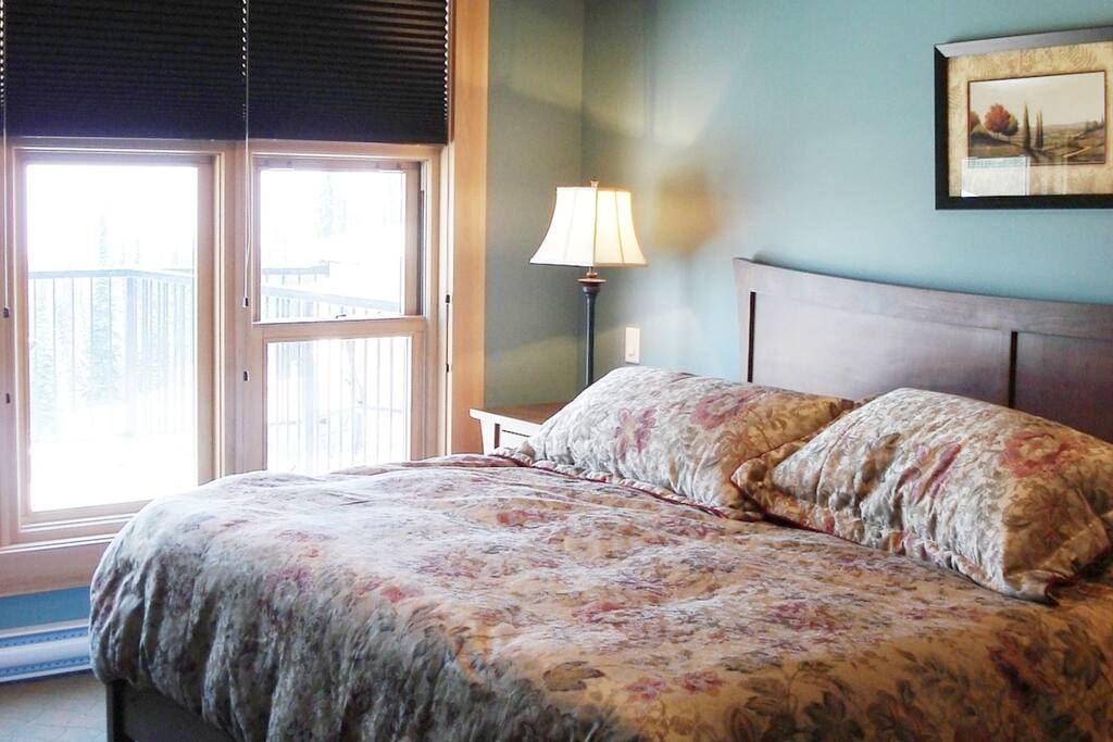 Get a fantastic night's sleep in the luxurious bed