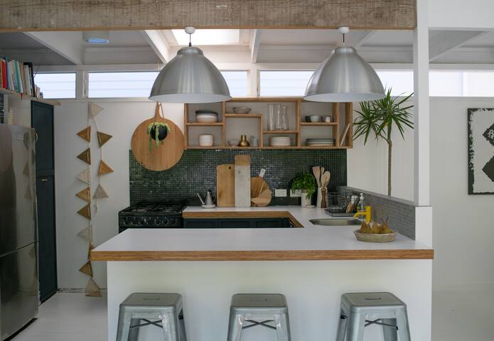 60’s BEACH SHACK gallery image 5