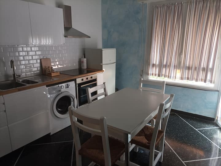 Bilocale Fronte Mare In Liguria (Onda) - Albenga