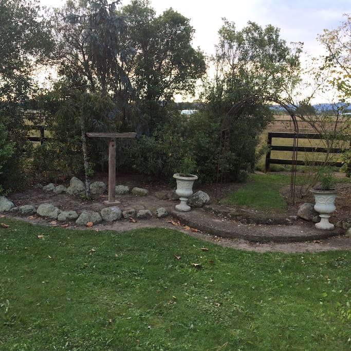 Spacious garden to enjoy rural setting