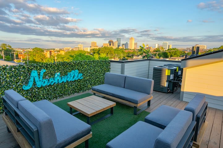 Downtown close*Walk to Germantown*Rooftop