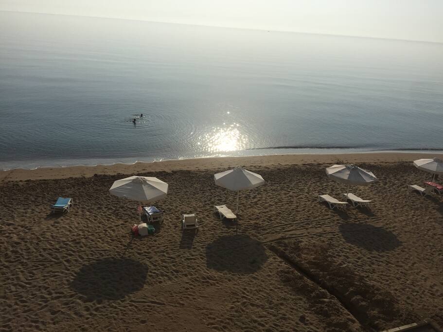 Sleep with the peaceful voice of Mediterranean Sea.