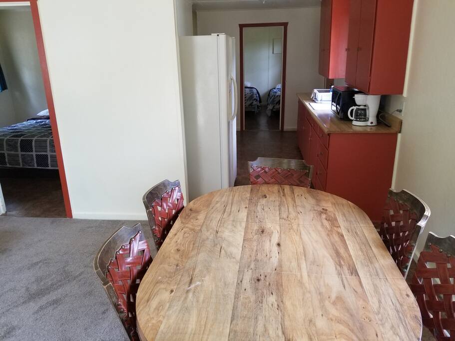 Cabin 6 dining area