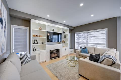 Top performing Airbnb: Luxury Modern 3Br Home In The Heart Of Mississauga in Hurontario