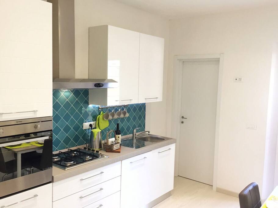 Full equipped kitchen/Cucina accessoriata