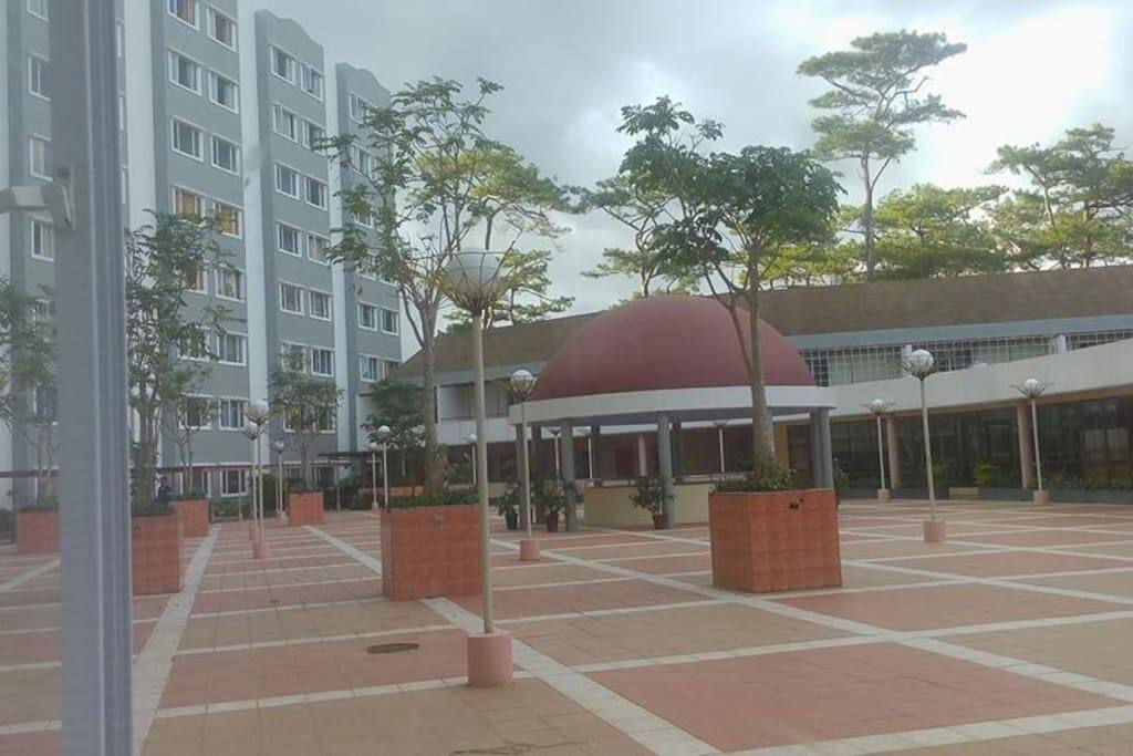 The unit is same floor with the hotel park, smoking is not allowed inside the unit but you may proceed to the park to smoke