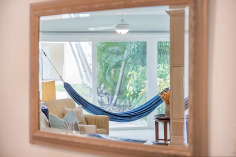 One Bedroom Condo-Seven Mile Beach-Cayman Reef #6