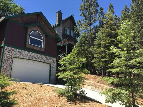 Huge 5 bedroom house - Perfect for reunions!