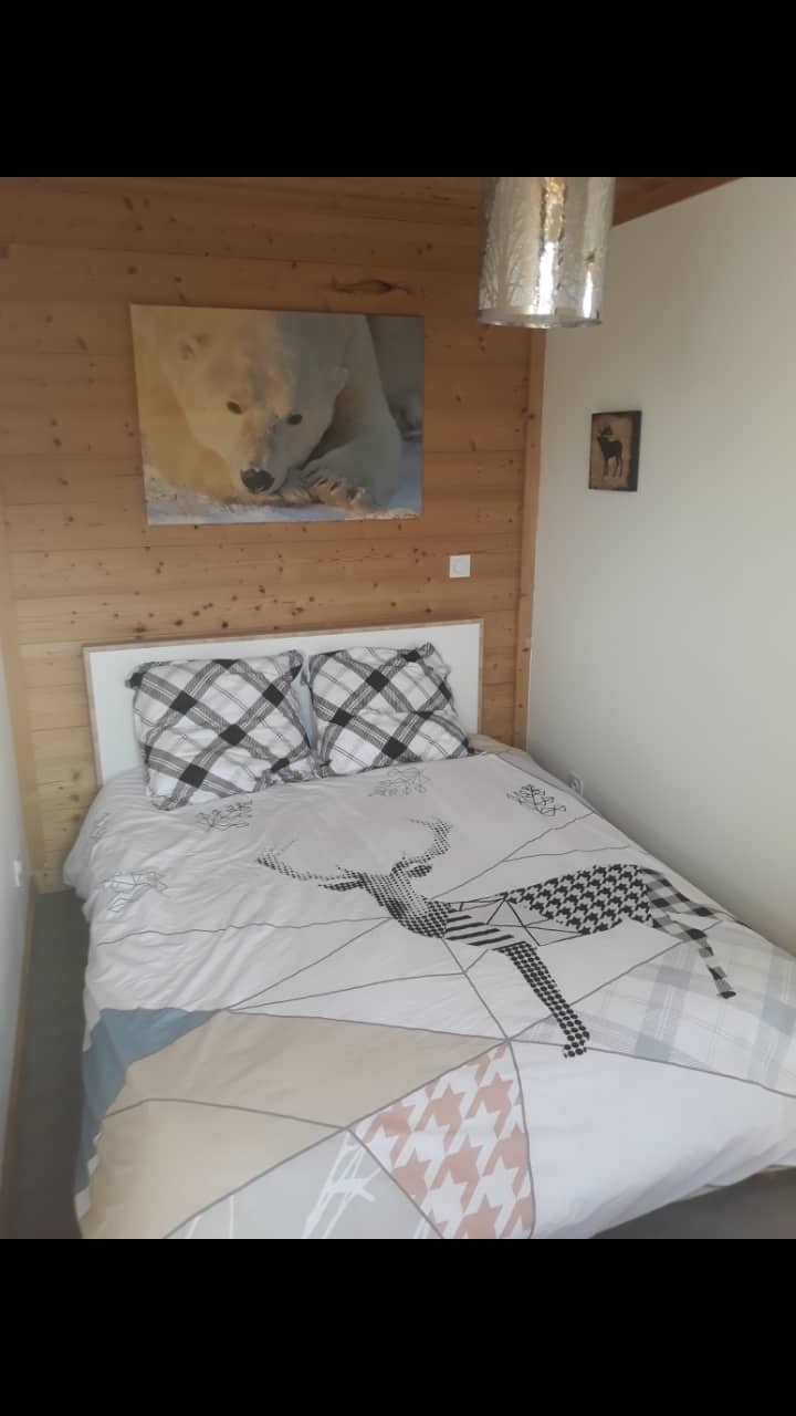 Dhomë gjumi me një krevat 140 X 190