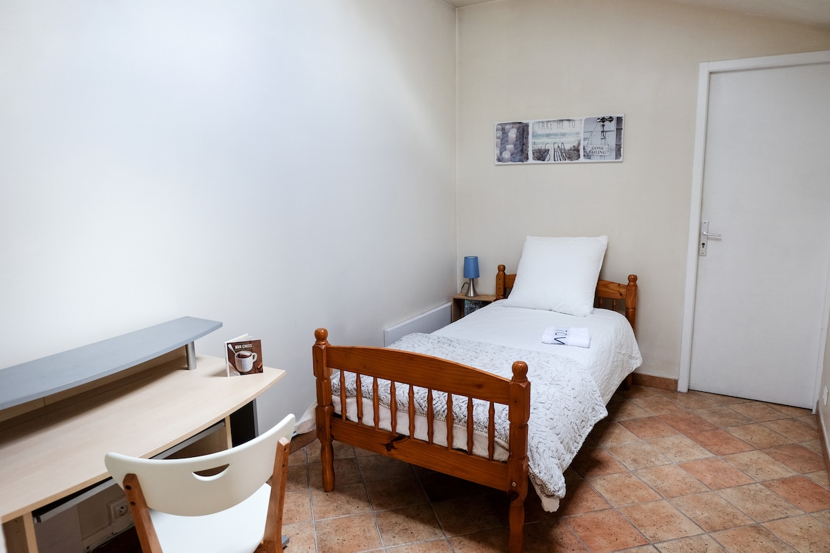 غرفة النوم 2