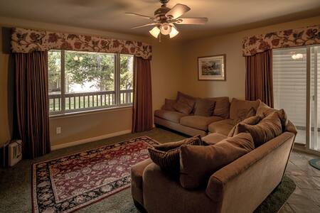 Hlavné poschodie na druhom poschodí.