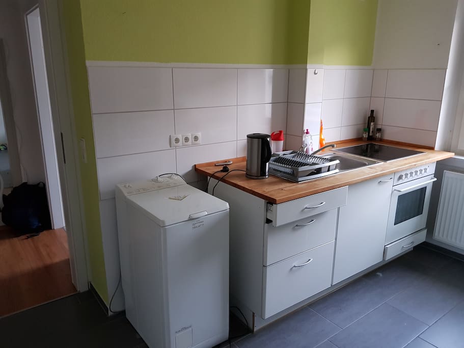 Küche mit Waschmaschine