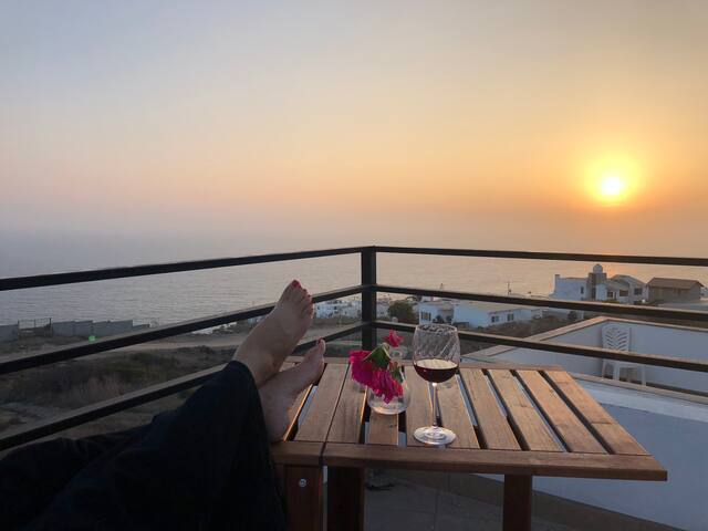 Cozy and Romantic Oasis: The Blue Guesthouse