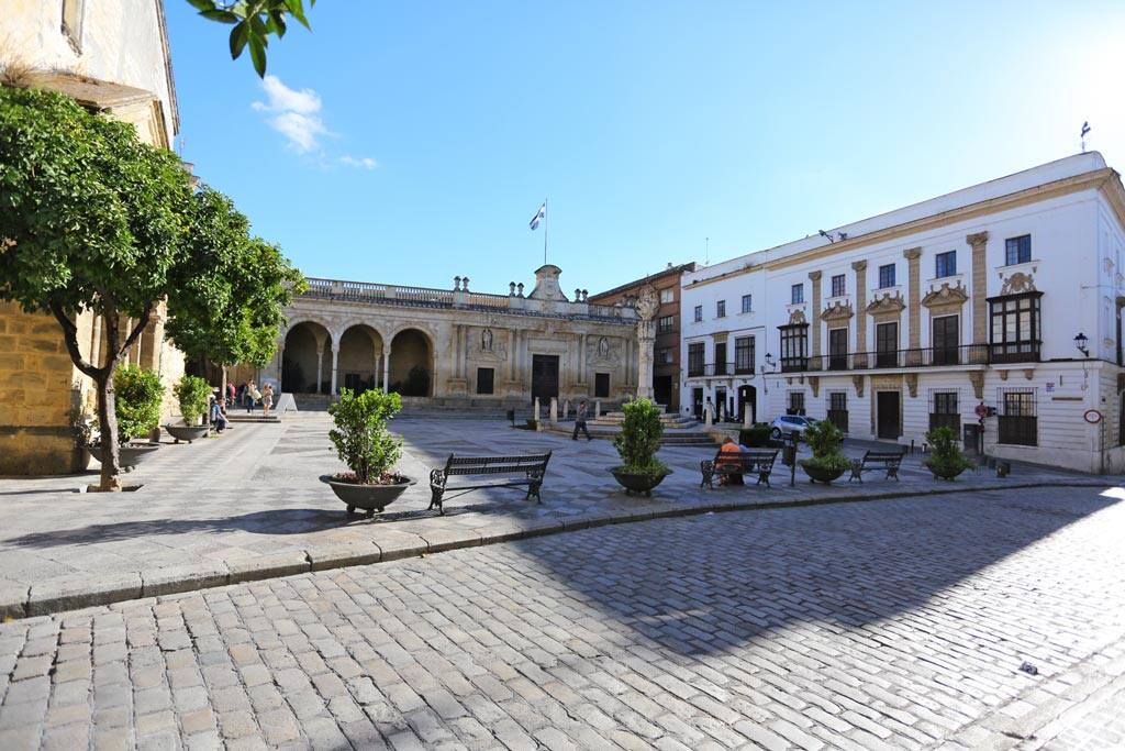 Plaza de la Asunción donde se encuentra la Iglesia de San Dionisio y el Cabildo