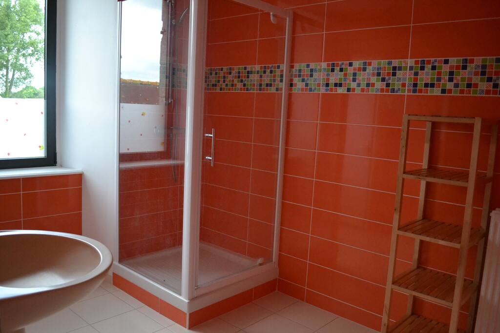 2 salles de bain et wc