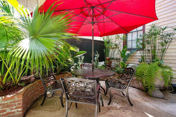 One-of-a-Kind 11BD Mansion | Walk to Quarter gallery image 5