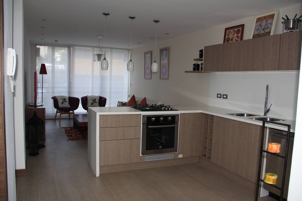 Cocina. Sala. Comedor.