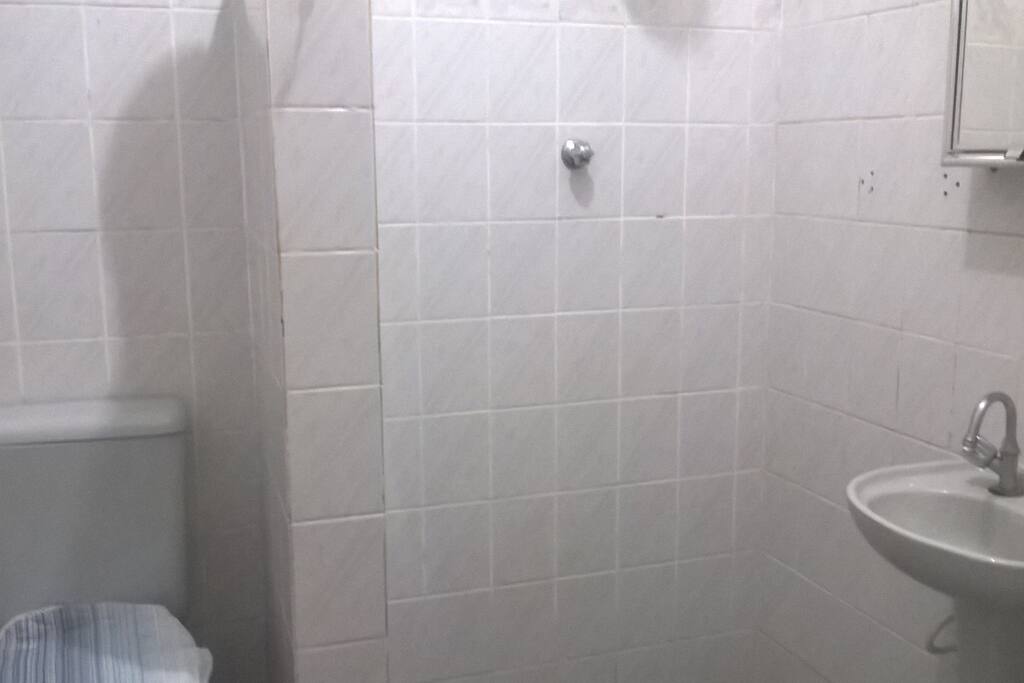 Suite(banheiro co espelho)