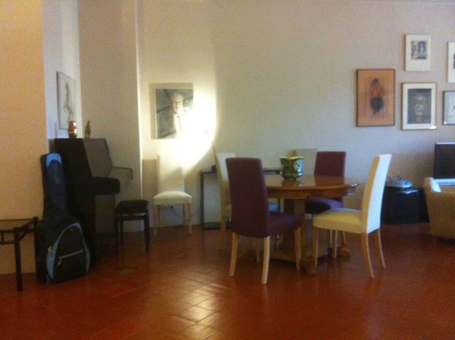 Espace Salle à Manger et Piano
