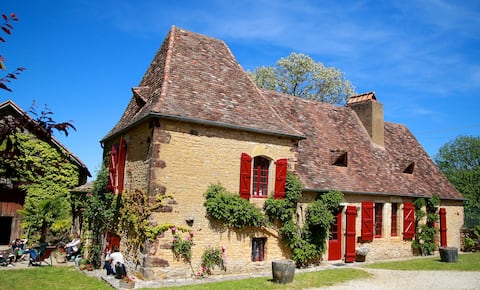 PERIGOURDINE HOUSE WITH POOL