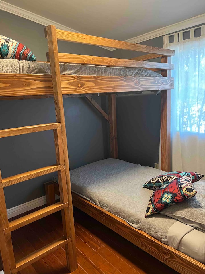 Kreveti na kat. Novi madraci gela za hlađenje zelenog čaja i plahte od bambusa