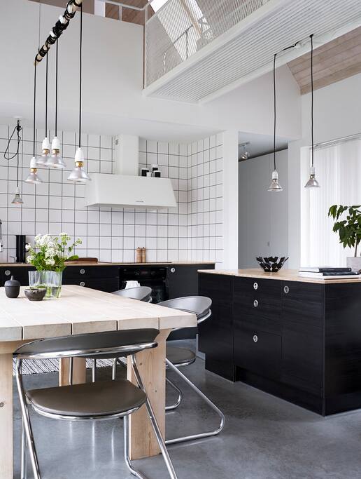 Spacious kitchen with high ceiling