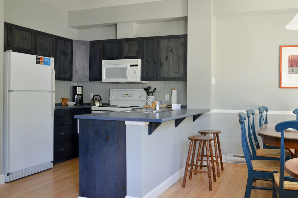 Kitchen has everything you need to cook up a storm.