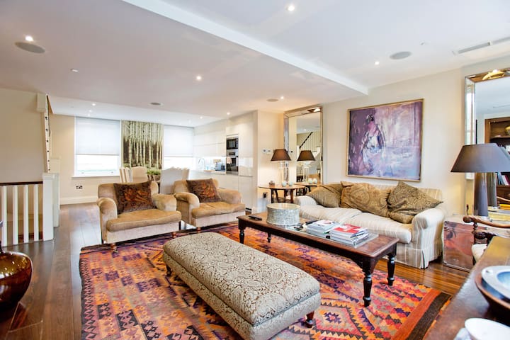 Elegant and Modern 2 Bed and 2 Bath in Kensington