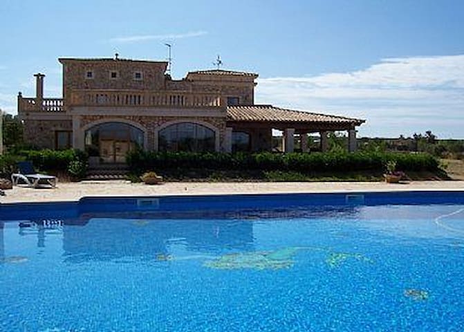 NA PONT, Finca for 18 people