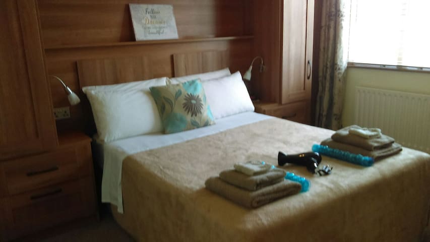 Mara Guest House, Toasty double room Sligo City