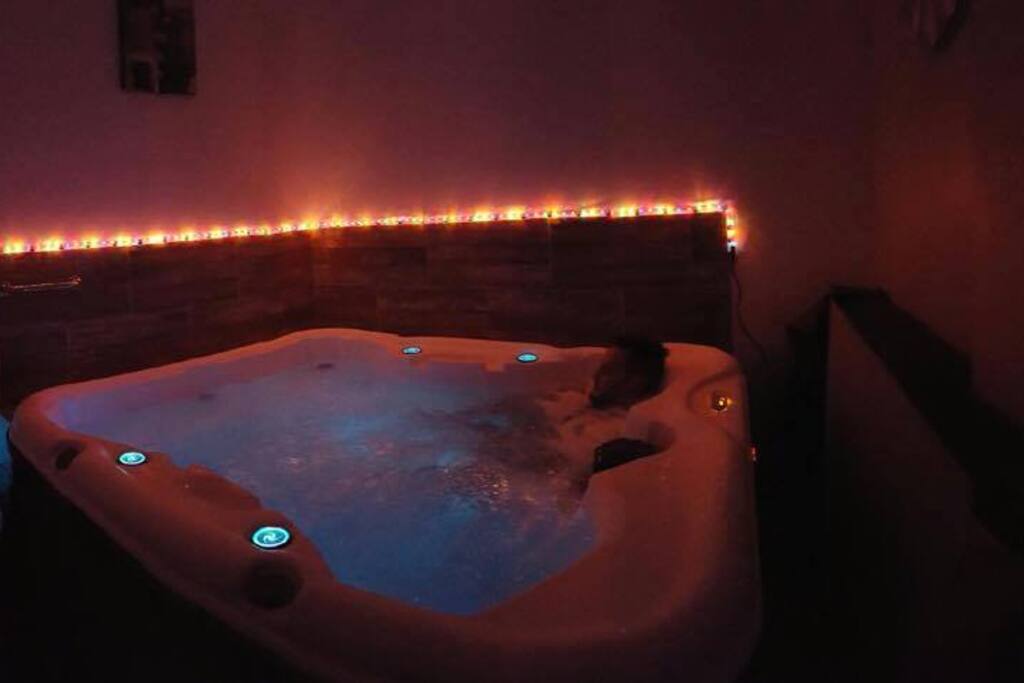 Spa/Jacuzzi accessible au rez de chaussée à l'institut