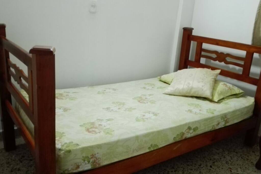 Private Single room with fan