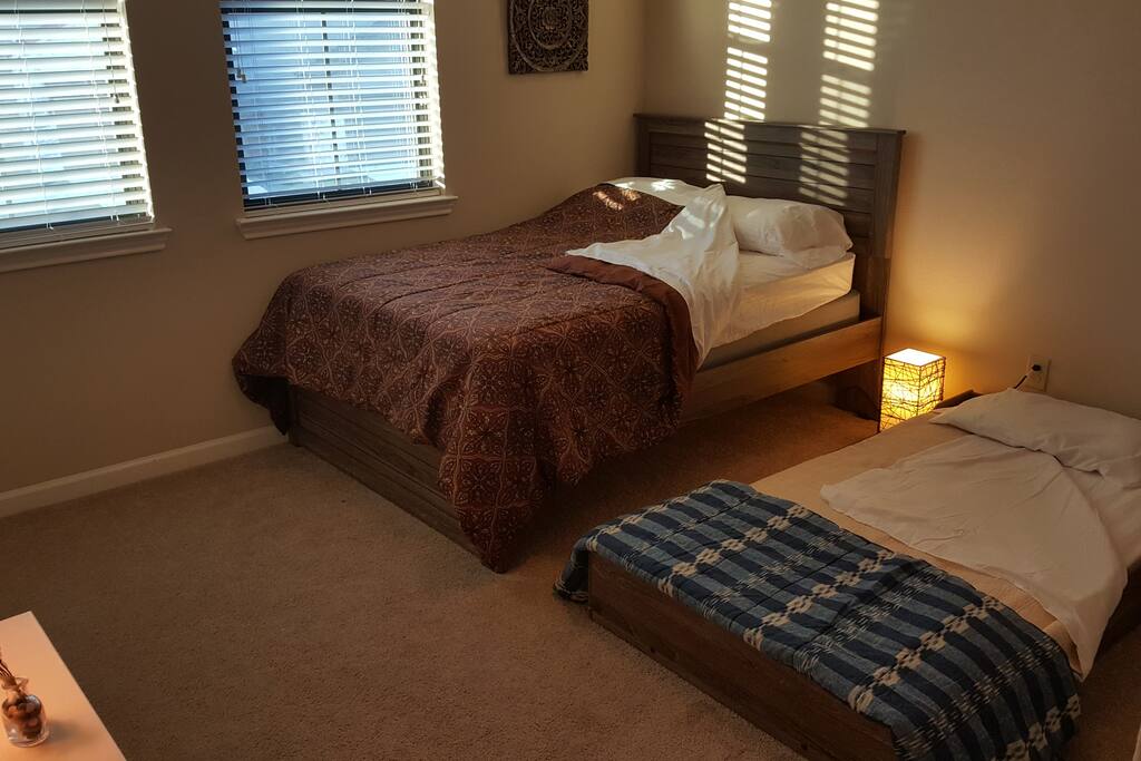 Bedroom (full bed and single bed)