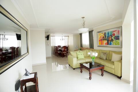 Renovated Family Condo near Estadio Universitario