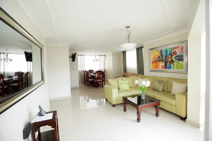 Renovated Family Condo near Estadio Universitario