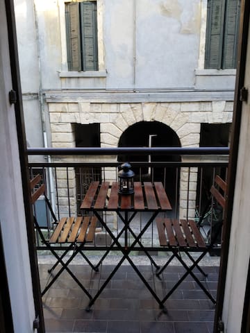 Nice flat 1 minute from Piazza Erbe