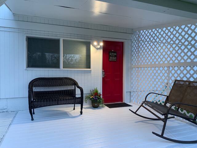 Federal Way Hideaway (Sleeps 7)