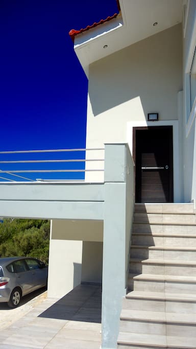 2.Entrance from Outside