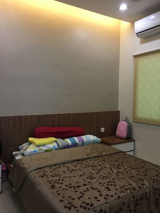 Private Room 1/3