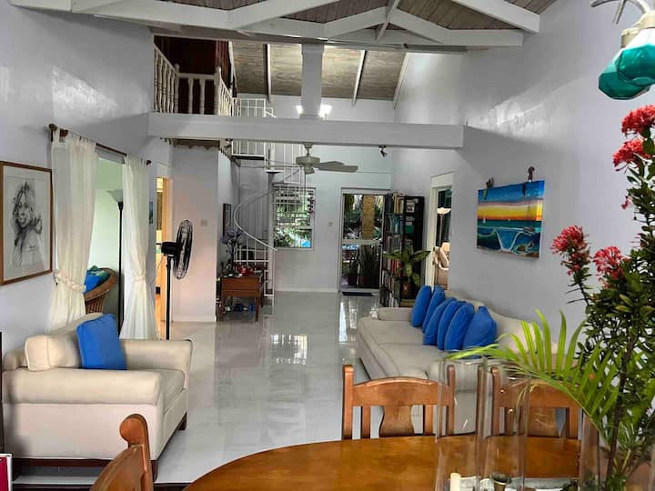 Limetree House Home Away From Home! - Granada
