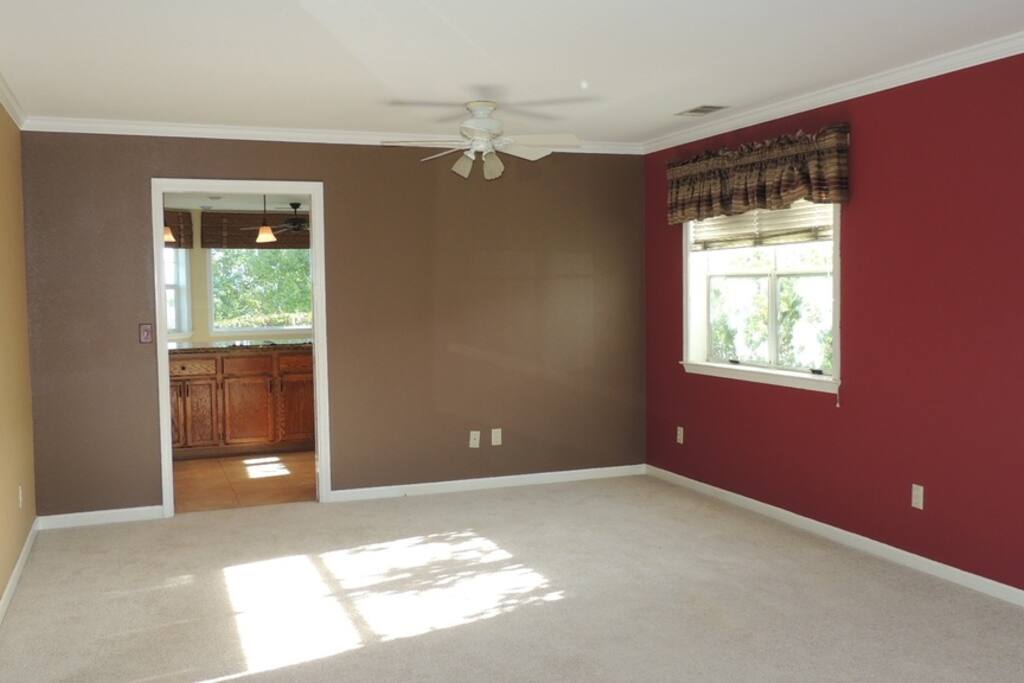Formal Dining (furniture arrives before listing)