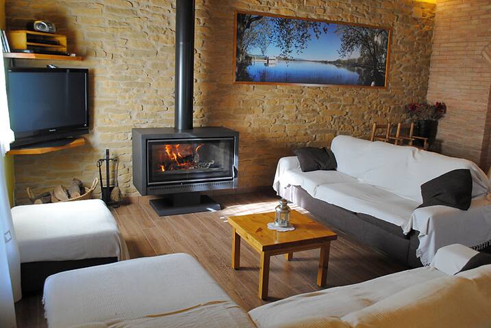 Ground floor house with private pool, 2km Banyoles gallery image 3