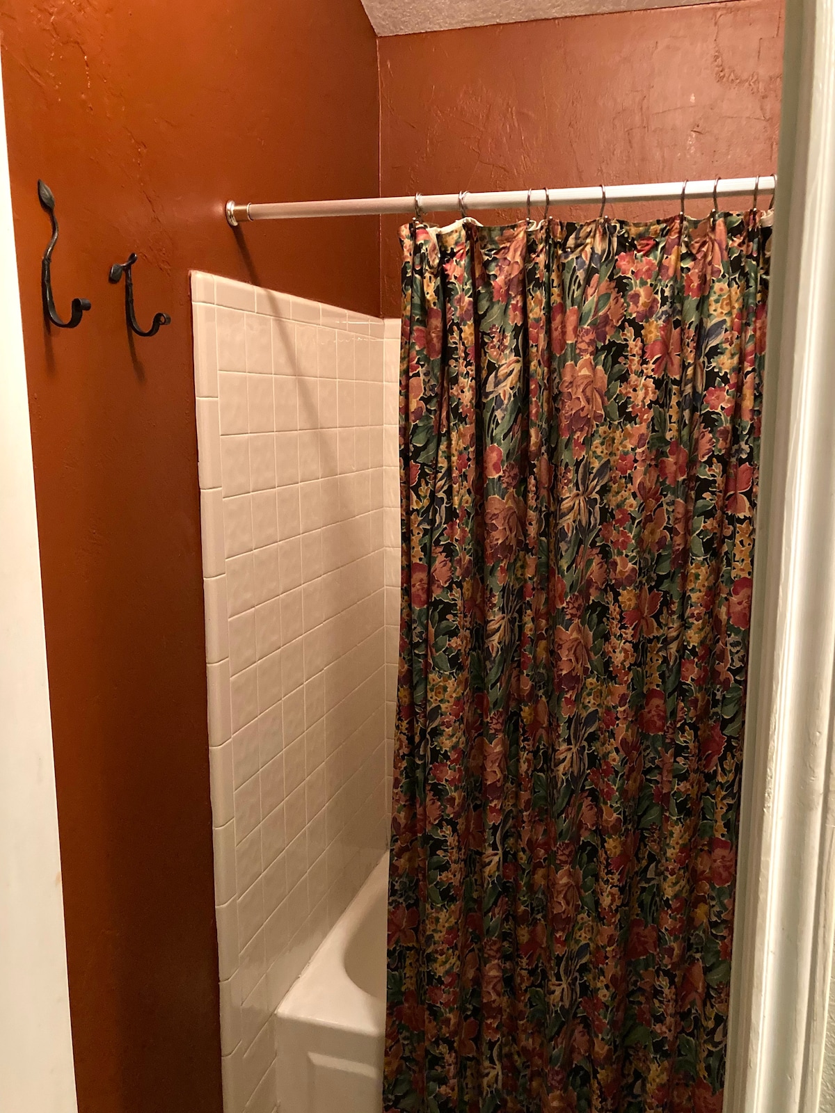 Monthly rental. Fab, Fun space!