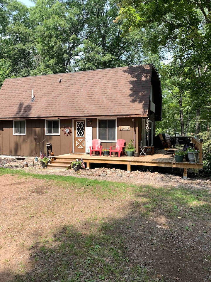 Cozy Cabin on Nelson Lake in Hayward, WI! Cabins for Rent in Hayward