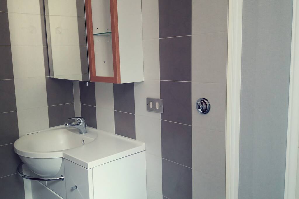 Bathroom shower
