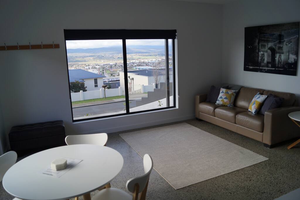 Amazing views of Launceston and the Tamar River.