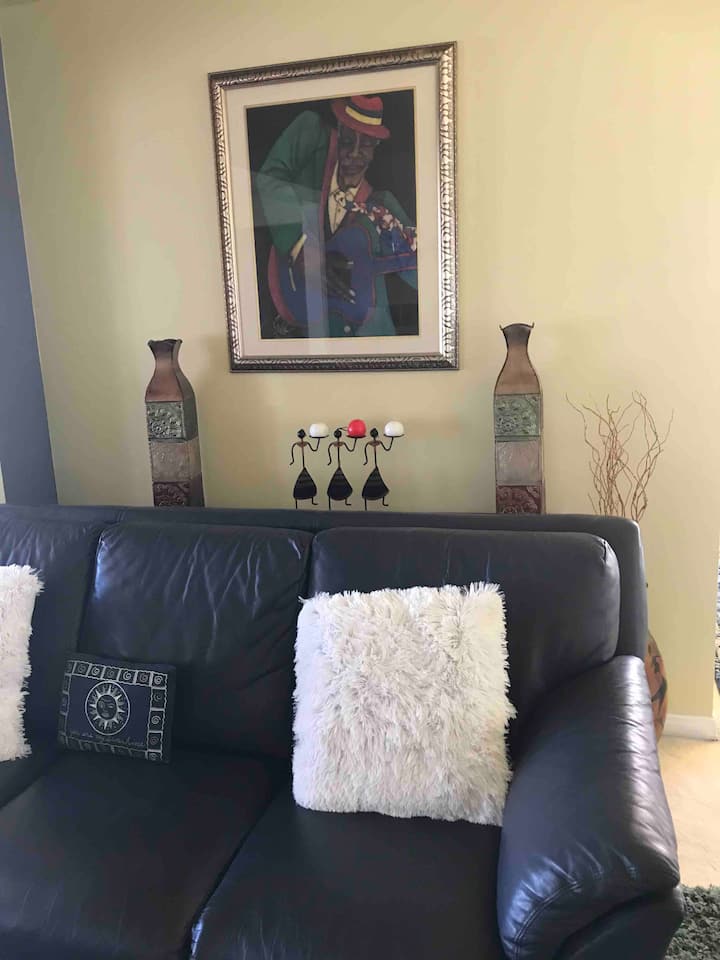Cozy two bedroom home with free parking